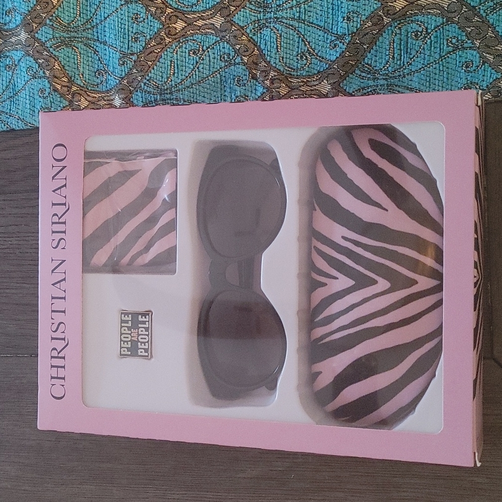 Christian Siriano Sunglasses set